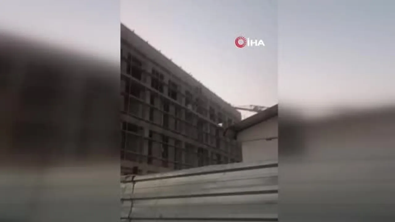 Fakülte inşaatında usta başının maaş vurgunu işçileri iskeleye çıkardı