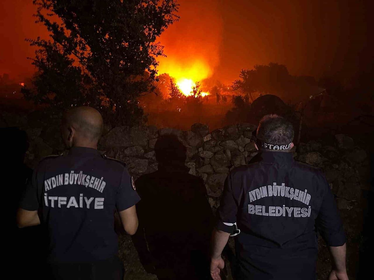 BÜYÜKŞEHİR İTFAİYESİ MUTAFLAR İÇİN SEFERBER OLDU
