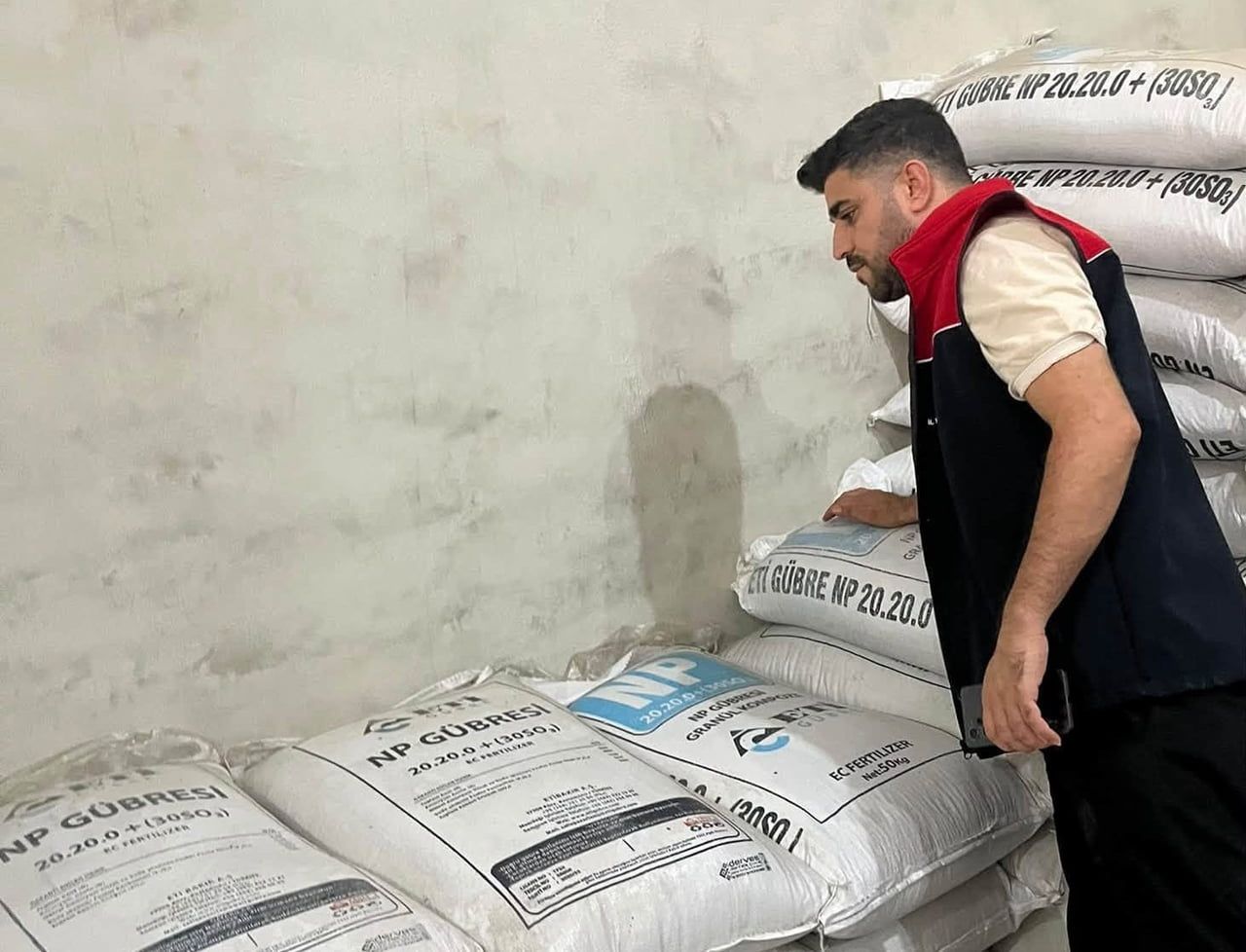 CİZRE İLÇE TARIM VE ORMAN İLÇE MÜDÜRLÜĞÜ EKİPLERİ, ÇİFTÇİLERİN GÜVENİLİR TARIMSAL GİRDİLERE...