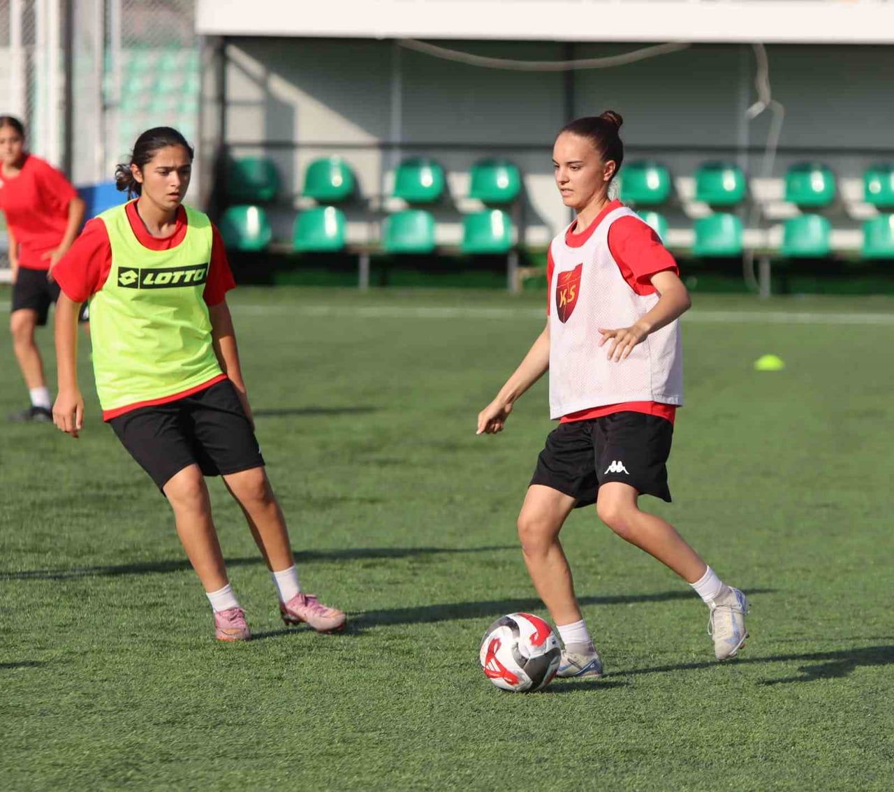 BU SEZON KADIN FUTBOL SÜPER LİGİ'NDE KAYSERİ'Yİ TEMSİL EDECEK OLAN KAYSERİ KADIN FUTBOL KULÜBÜ...