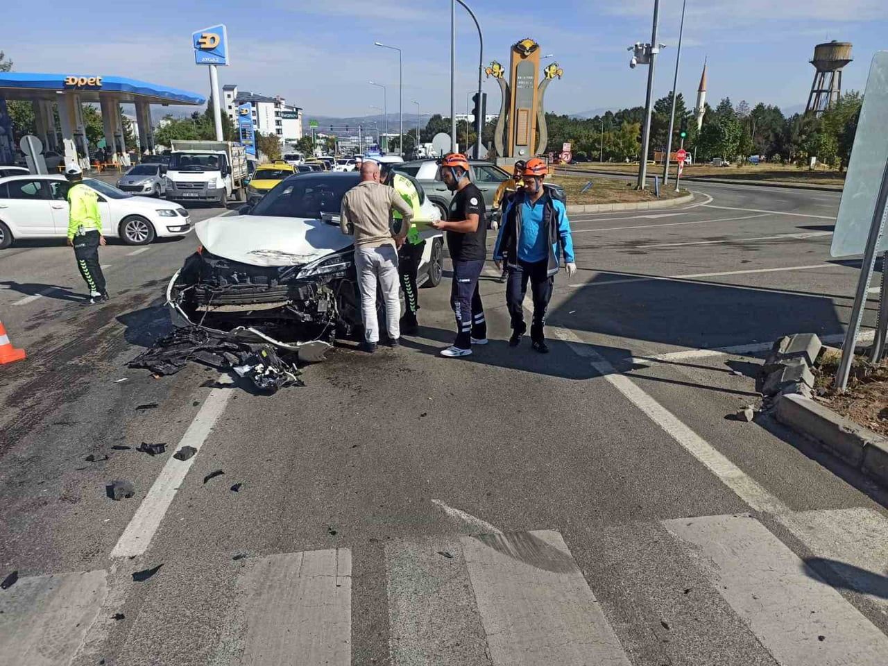 BİNGÖL’DE MEYDANA GELEN TRAFİK KAZASINDA 5 KİŞİ HAFİF YARALANDI.