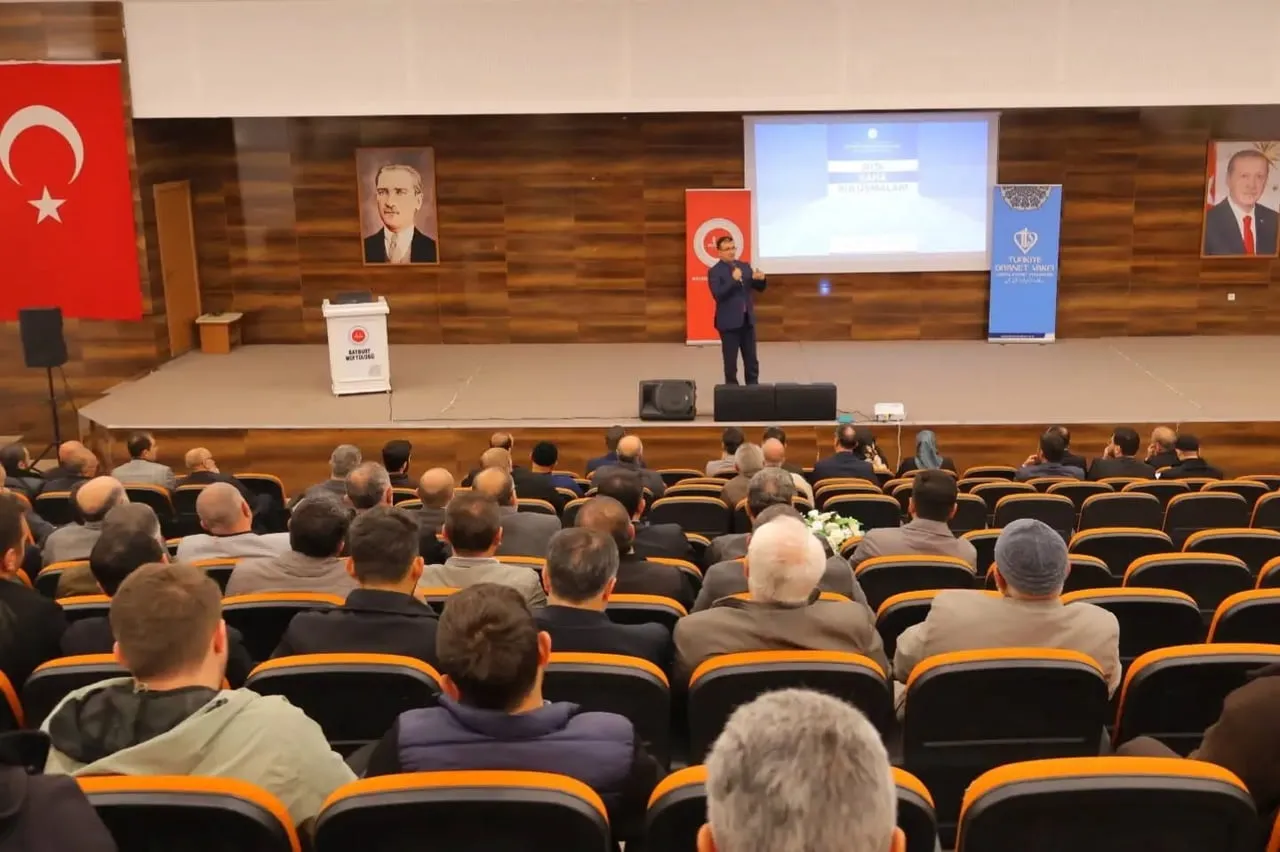 BAYBURT’TA DİN GÖREVLİLERİNE YÖNELİK İSTİŞARE VE GELİŞİM PROGRAMI DÜZENLENDİ