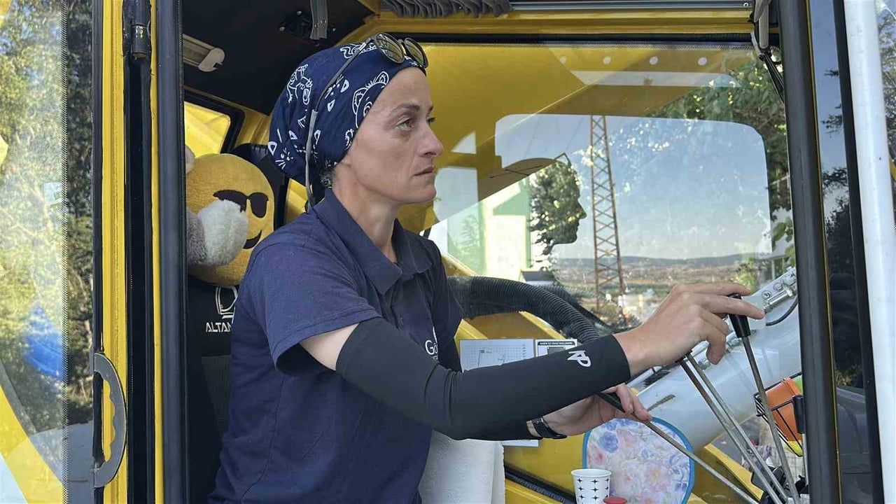 SAKARYA'NIN HENDEK İLÇESİNDE YAŞAYAN 38 YAŞINDAKİ 2 ÇOCUK ANNESİ HAMİDE KARA, FORKLİFT...