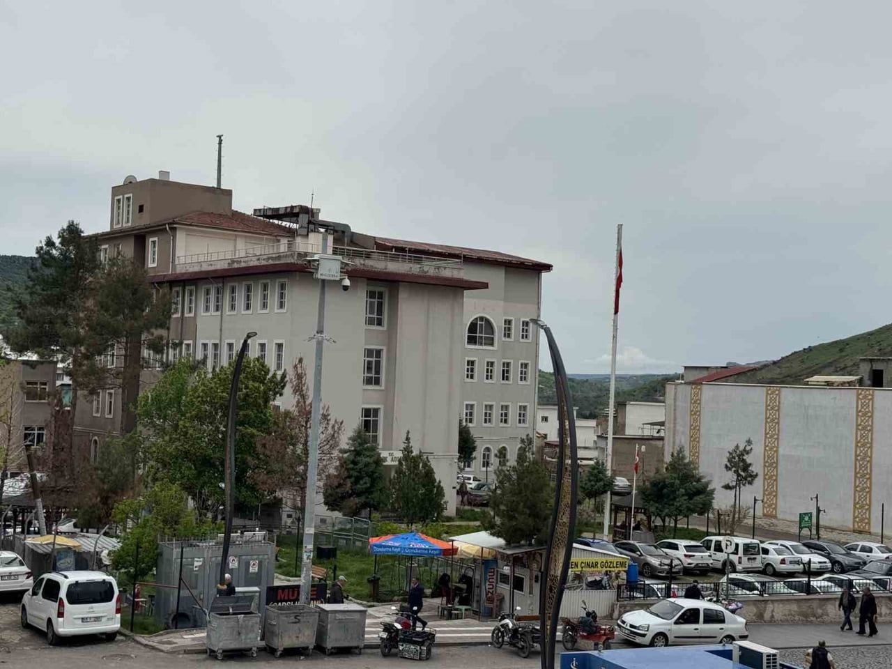 DİYARBAKIR'IN ÇERMİK İLÇESİNDE KIŞ ÖNCESİ KÖMÜR YARDIMI DAĞITIMINA BAŞLANDI.