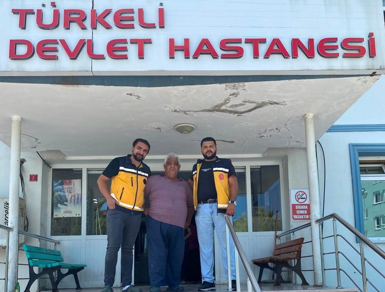 AMBULANSTA DÜŞEN 150 BİN LİRALIK CÜZDAN, SAHİBİNE ULAŞTIRILDI SİNOP'UN TÜRKELİ İLÇESİNDE EVDE...