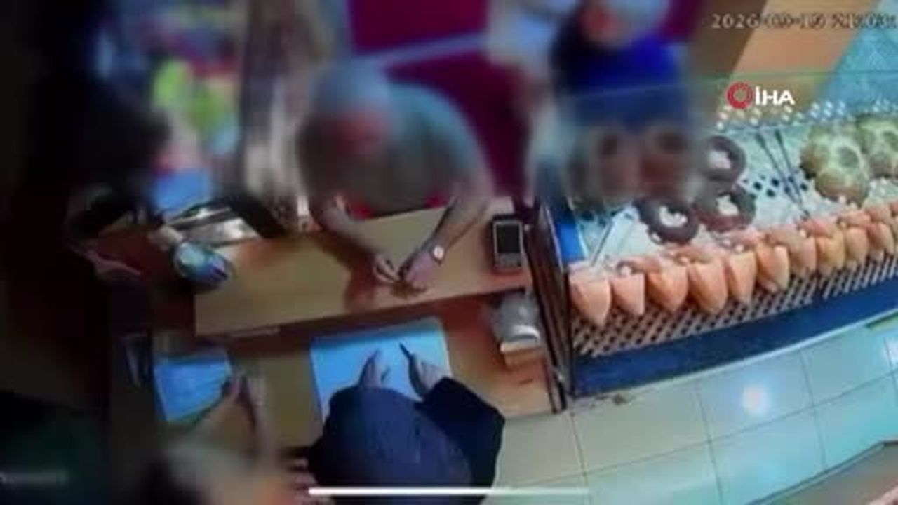 Bağcılar’da kadın fırıncı, çocuklarının gözü önünde böyle darbedildi