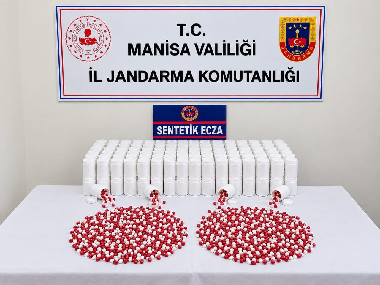MANİSA’DA JANDARMA EKİPLERİNİN İSTİHBARİ ÇALIŞMALARI SONUCUNDA, KIRSAL ALANA GİZLENDİĞİ BELİRLENEN...