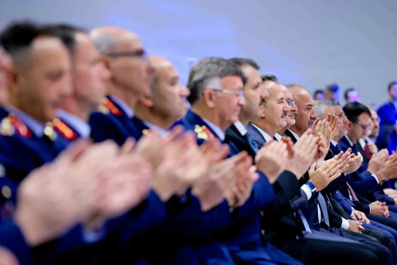SAVUNMA SANAYİİ BAŞKANLIĞI'NCA YENİ NESİL TEMEL EĞİTİM UÇAĞI HÜRKUŞ-II'NİN KABUL FAALİYETİ...