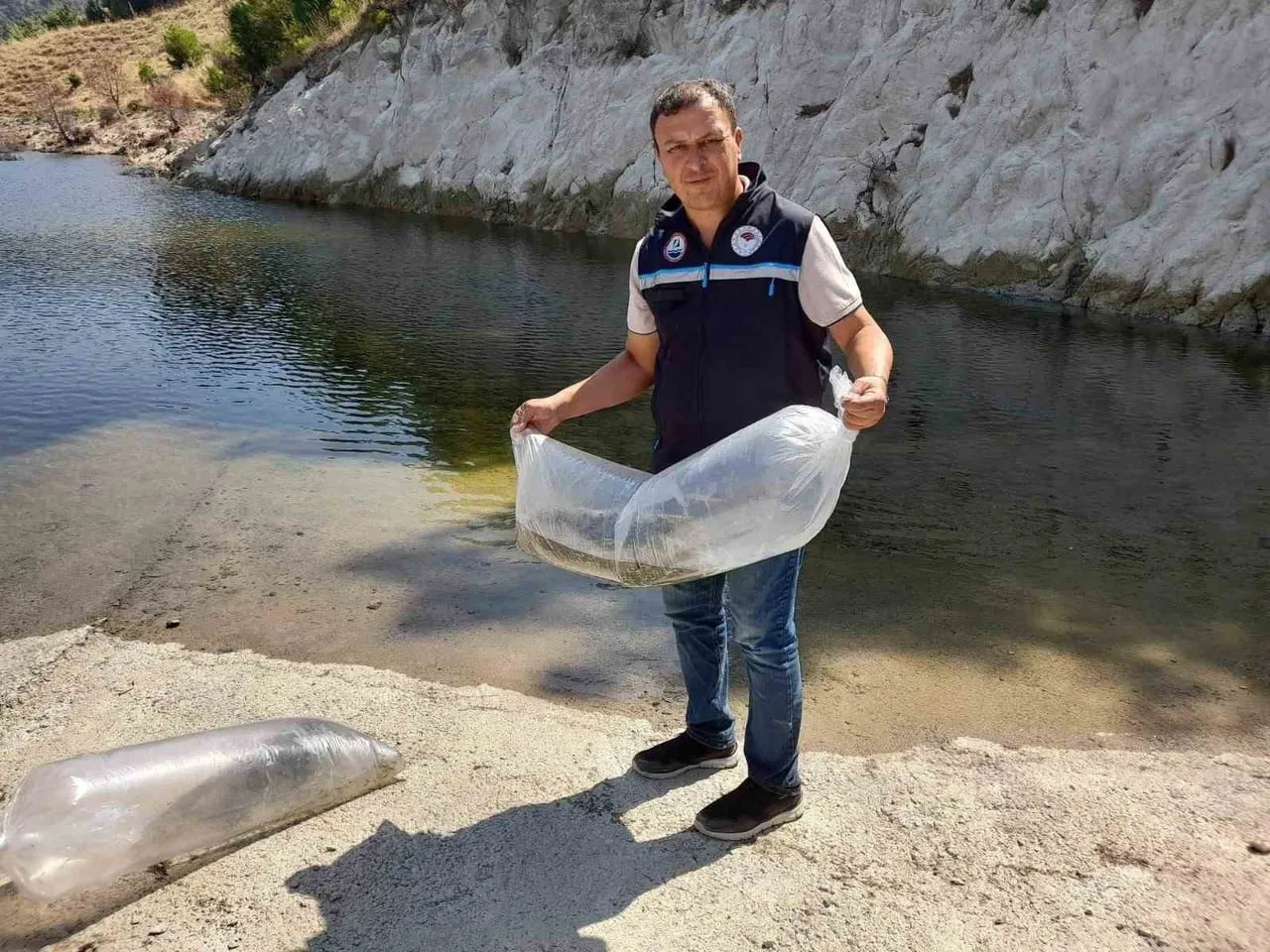 MANİSA'NIN SOMA İLÇESİNDE, SU KAYNAKLARINDAKİ BALIK POPÜLASYONUNU ARTIRMAK VE SÜRDÜRÜLEBİLİR SU...