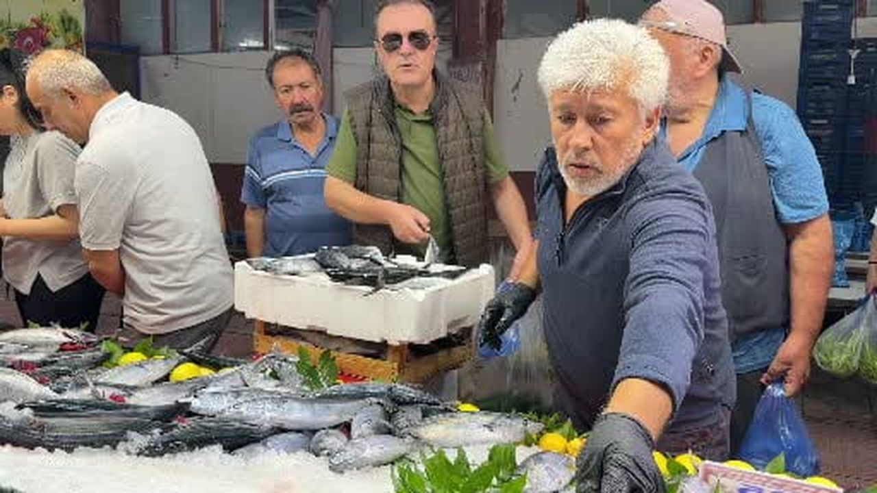 Bolu’da balık tezgahlarında palamut bereketi yüz güldürüyor