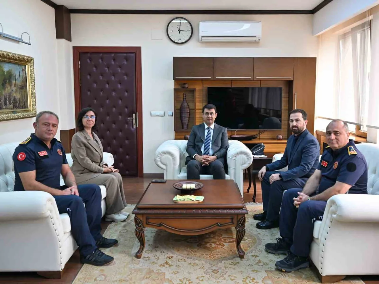 UŞAK'TA YANGINDAN KORUNMA VE İTFAİYECİLİK HAFTASI DOLAYISIYLA BELEDİYE BAŞKAN VEKİLİ HATİCE...