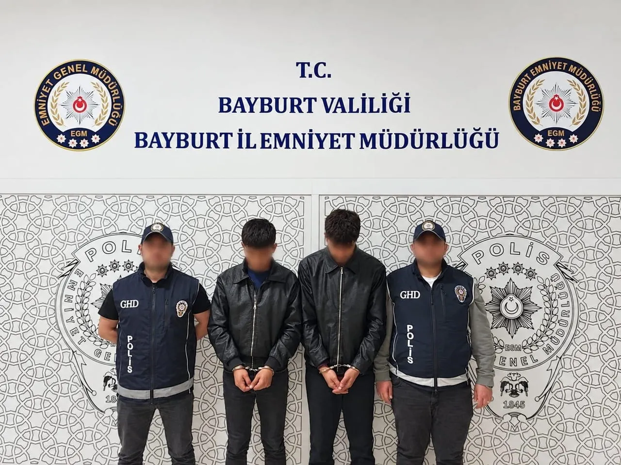 BAYBURT’TA DÜZENSİZ GÖÇ OPERASYONLARINDA 5 ŞÜPHELİ YAKALANDI