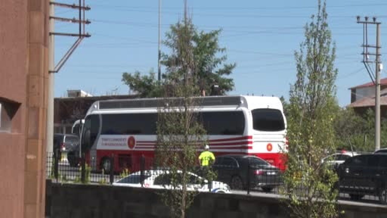 Cumhurbaşkanı Erdoğan Ahlat Selçuklu Kabristanını ziyaret etti