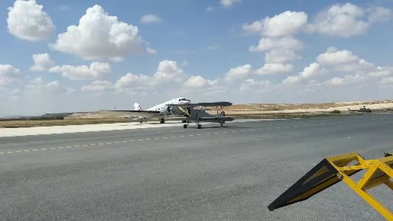 Eskişehir'de Türk Yıldızları gökyüzüne imza attı