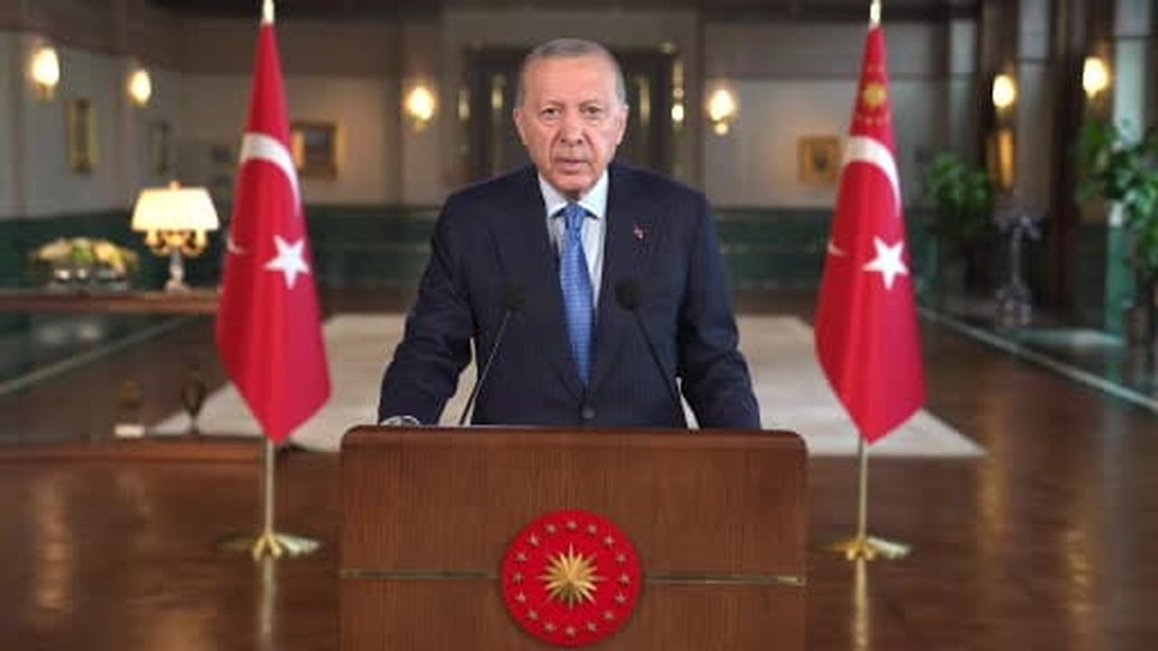 Cumhurbaşkanı Erdoğan: "Yurt dışında yaşayan kardeşlerimizi ne dışardaki yabancı düşmanı akımların...