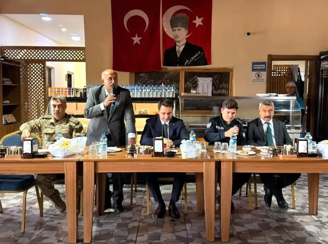 ERZURUM’UN ŞENKAYA İLÇESİNDE, MUHTARLAR GÜNÜ DOLAYISIYLA ŞENKAYA BELEDİYESİ TARAFINDAN MUHTARLARLA...