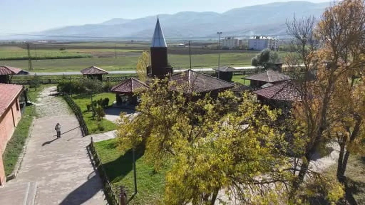 Kaymakamın girişimiyle kurtuldu: Odun diye satılan üç asırlık caminin ibretlik hikayesi
