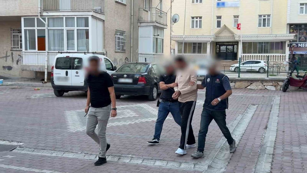 TERÖR SUÇUNDAN HAKKINDA KIRMIZI BÜLTEN ÇIKARILAN IRAK UYRUKLU KİŞİ YAKALANDI.
