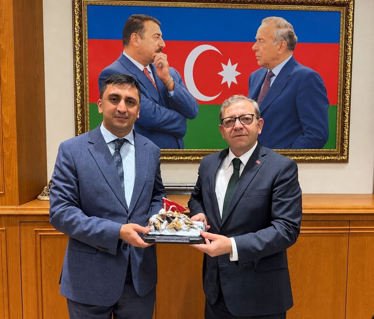 KARS VALİSİ ZİYA POLAT’TAN AZERBAYCAN BAŞKONSOLOSU ZEYNALOV’A HAYIRLI OLSUN...