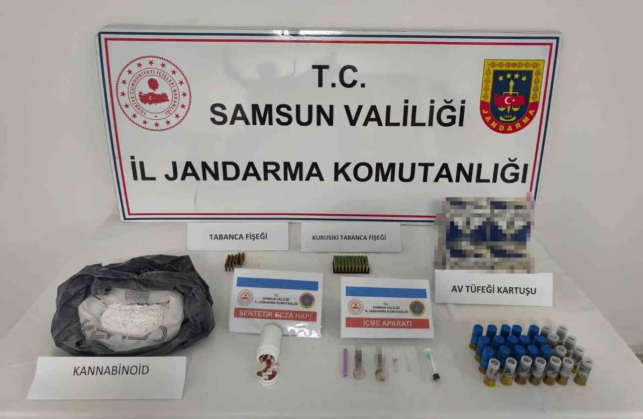 SAMSUN’UN ATAKUM İLÇESİNDE JANDARMA TARAFINDAN BİR EVE DÜZENLENEN OPERASYONDA, YAKLAŞIK 33...