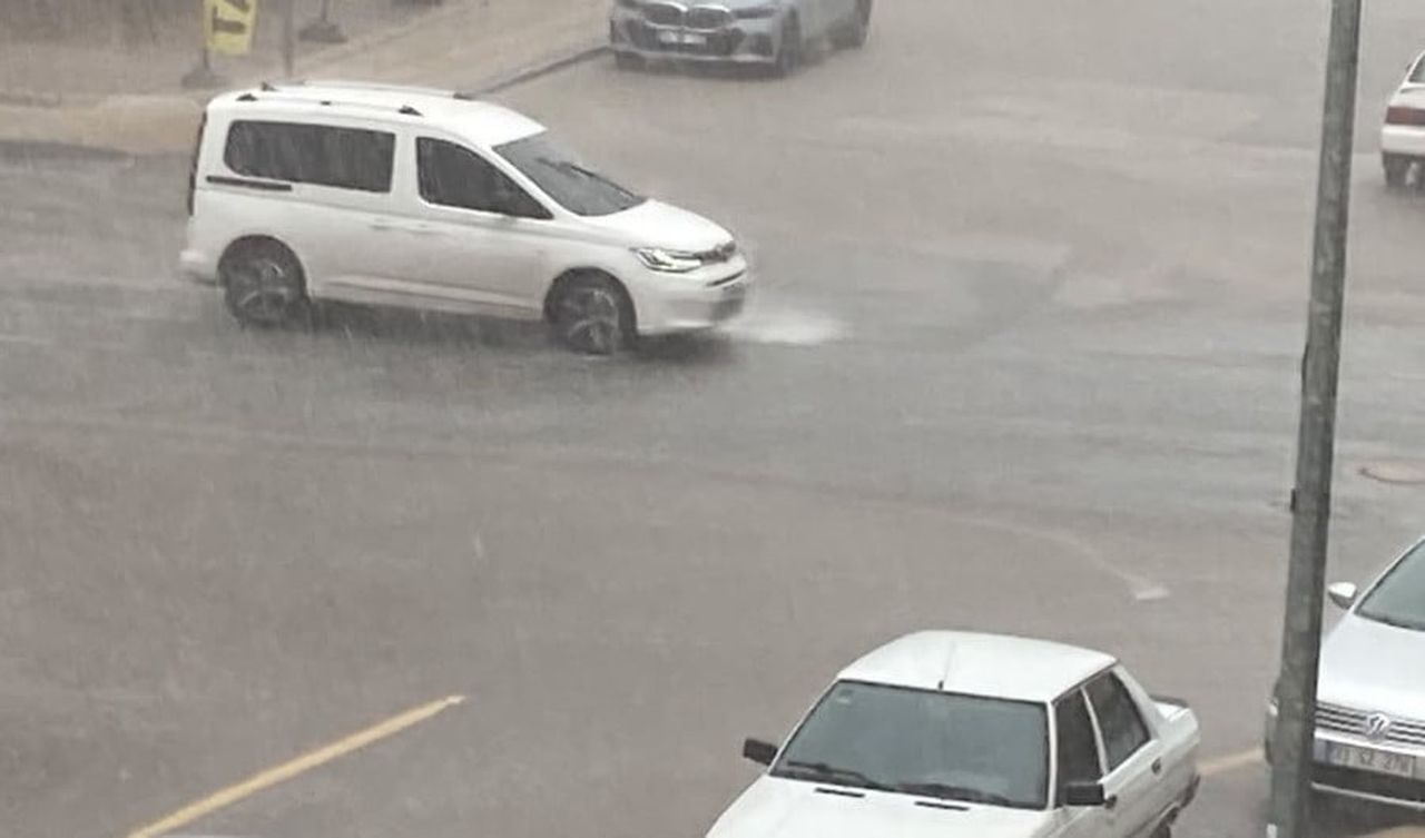 MERSİN'DE METEOROLOJİNİN UYARISINI YAPTIĞI YAĞIŞLI HAVA BUGÜNDE ETKİSİNİ SÜRDÜRDÜ. ÖZELLİKLE...