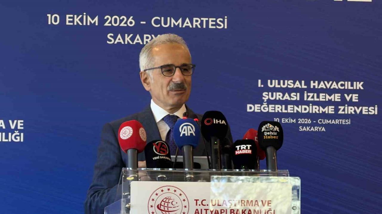 1. ULUSAL HAVACILIK ŞURASI İZLEME VE DEĞERLENDİRME ZİRVESİ’NDE KONUŞAN ULAŞTIRMA VE ALTYAPI BAKANI...