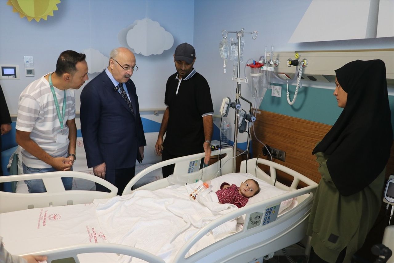 Adana Valisi Yavuz Selim Köşger, Adana Şehir Eğitim ve Araştırma Hastanesi'nde tedavi altına...