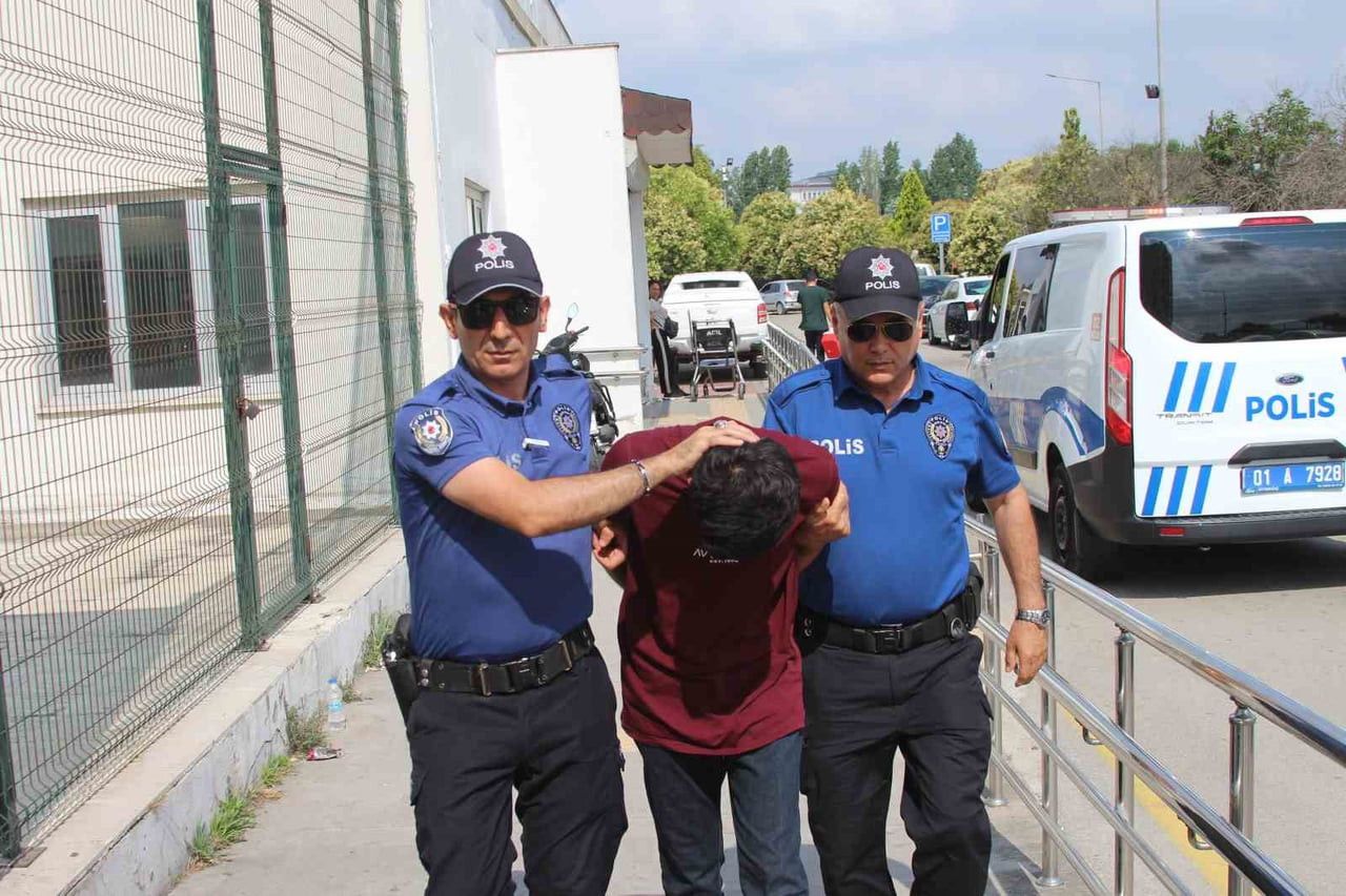 ADANA’DA DİREKSİYON BAŞINDA UYUYARAK DOLMUŞUN KAZA YAPMASINA VE 7 KİŞİNİN YARALANMASINA NEDEN OLAN...