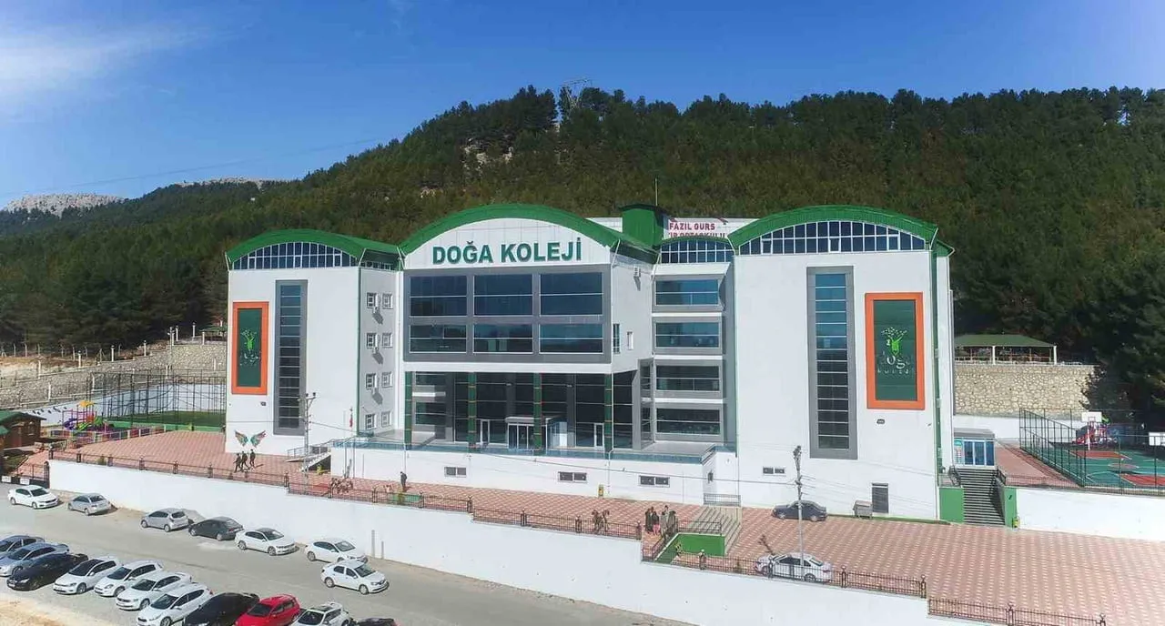 ADIYAMAN DOĞA KOLEJİ, YAZ DÖNEMİNDE ÇOCUKLARIN HEM EĞLENİP HEM DE ÖĞRENEBİLECEĞİ YAZ OKULU...