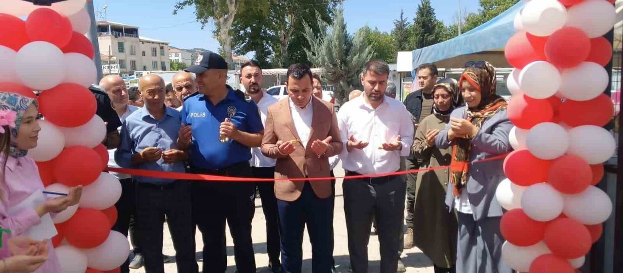 ADIYAMAN'IN GÖLBAŞI İLÇESİNDE AİLE DESTEK MERKEZİ (ADEM) BÜNYESİNDE EĞİTİM GÖREN KURSİYERLERİN BİR...