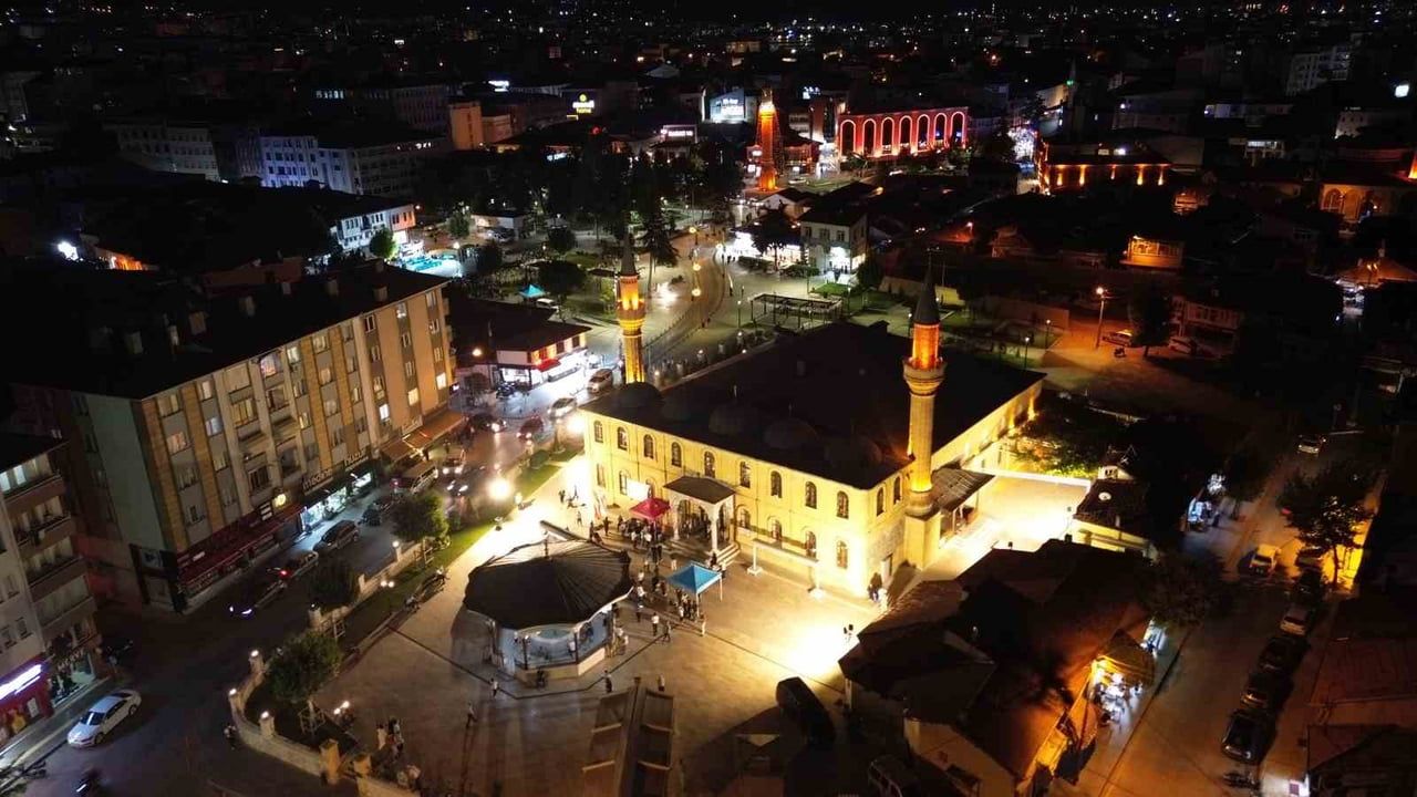 ÇORUM MURAD’I RABİ ULU CAMİSİ DRONLA HAVADAN GÖRÜNTÜLENDİ