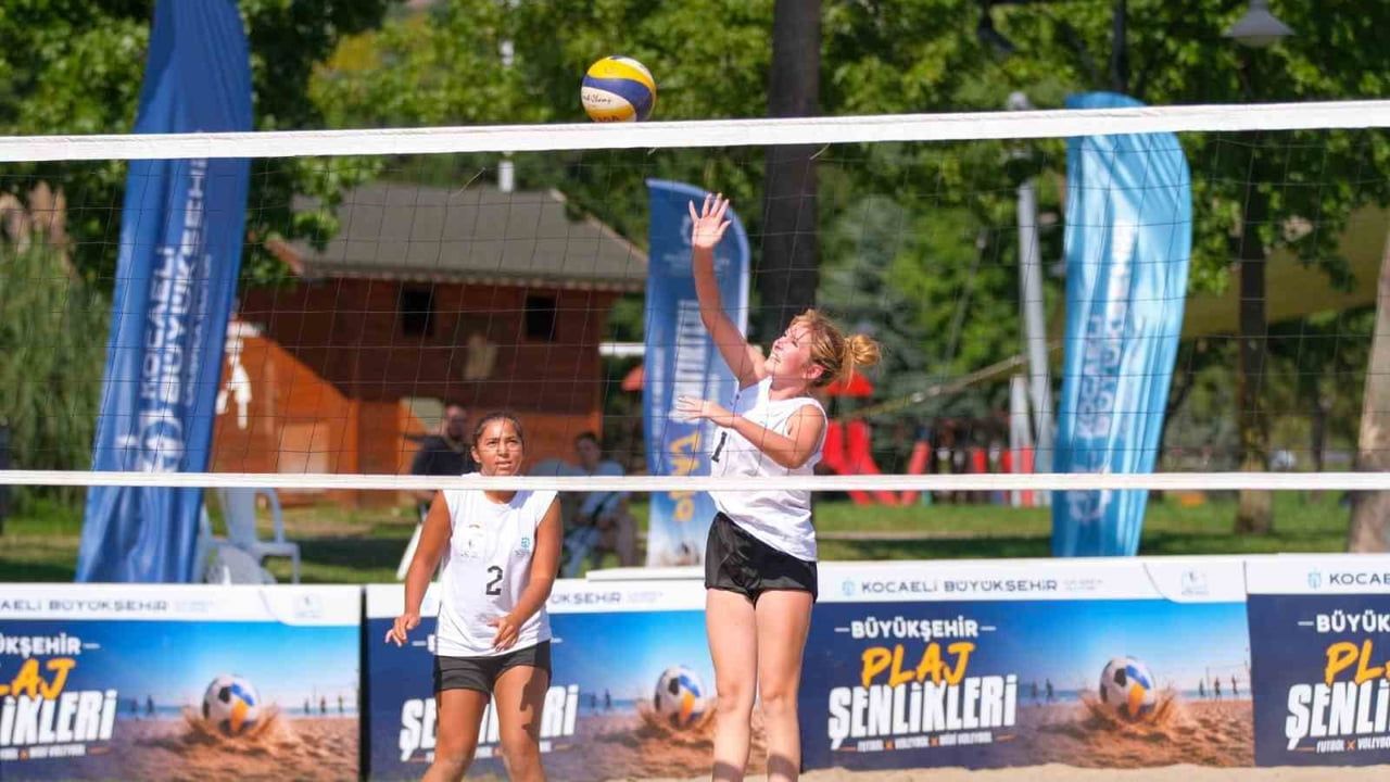 KOCAELİ’DE DÜZENLENEN PLAJ ŞENLİKLERİ’NDE 539 SPORCU, 7 GÜN BOYUNCA FUTBOL VE VOLEYBOL...