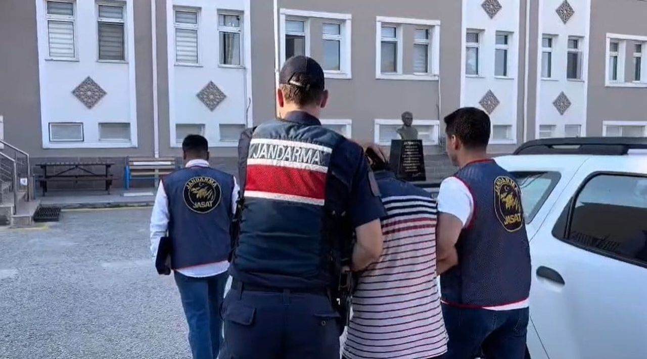 FETÖ KAPSAMINDA ‘ANAYASAL DÜZENİ ORTADAN KALDIRMAYA TEŞEBBÜS ETME' SUÇUNDAN ARANAN VE HAKKINDA 13...