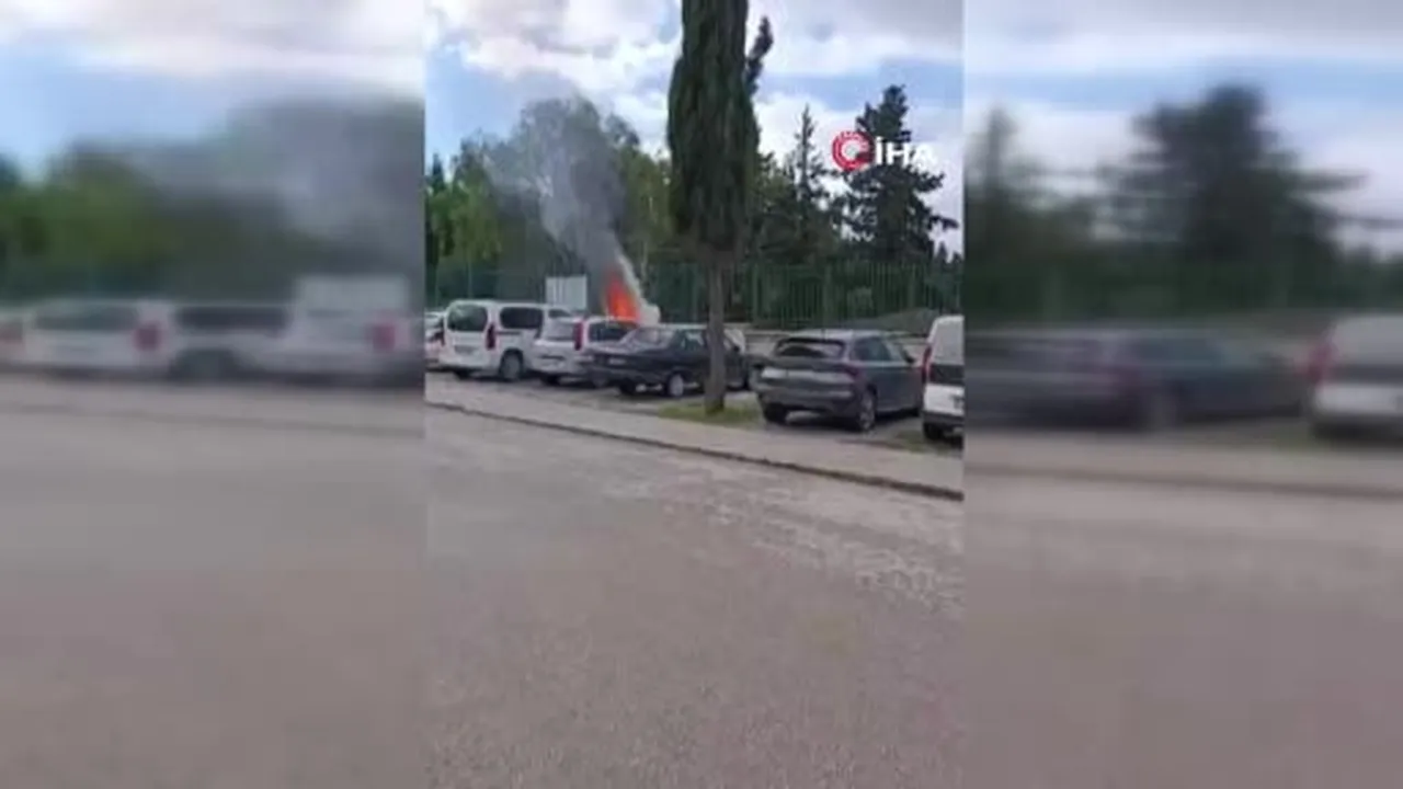 Hastane otoparkında korku dolu anlar; otomobil alevlere teslim oldu