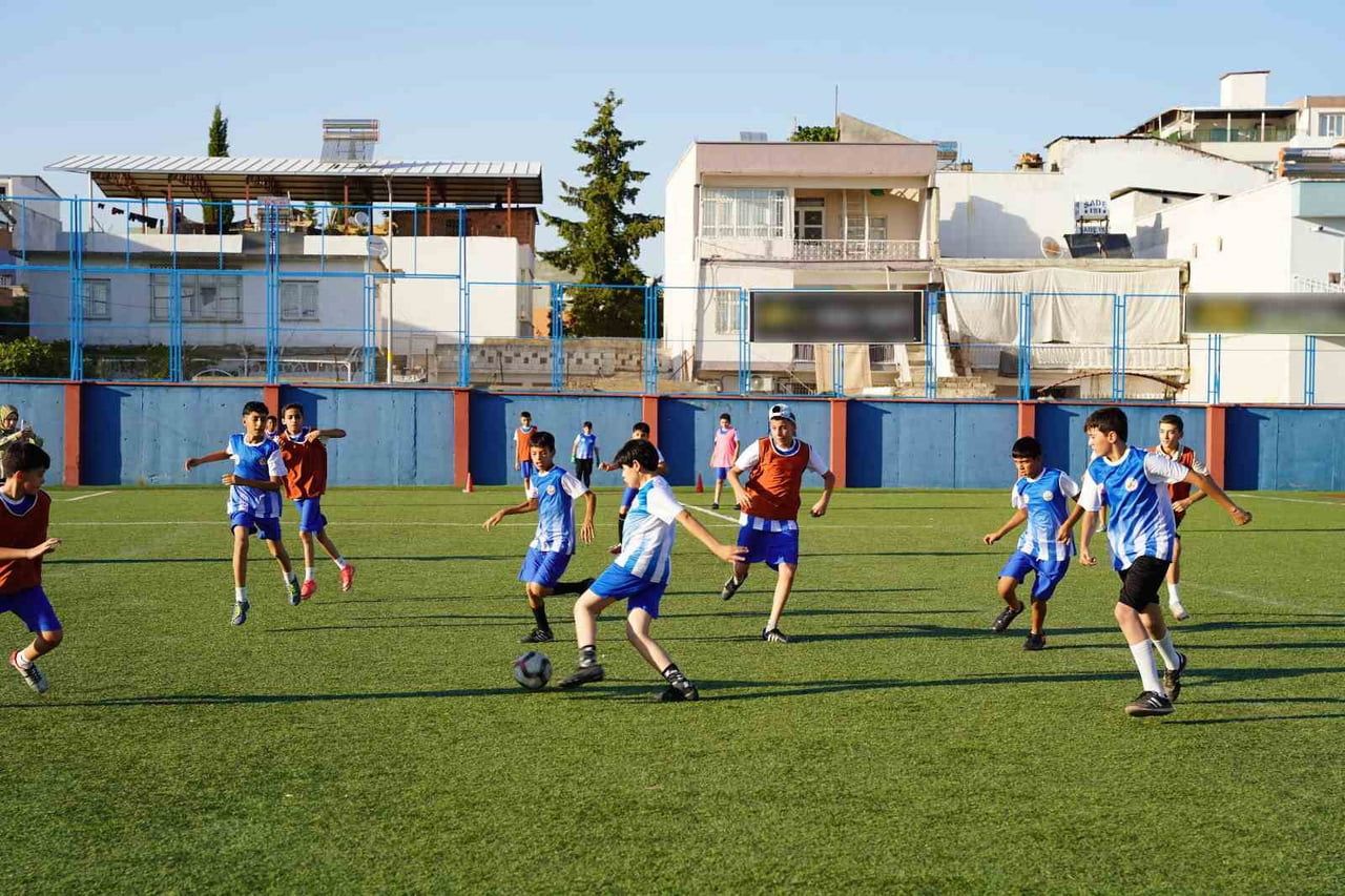 ADIYAMAN’IN KAHTA BELEDİYESİ İLE GENÇLİK VE SPOR İLÇE MÜDÜRLÜĞÜ İŞ BİRLİĞİNDE DÜZENLENEN YAZ SPOR...