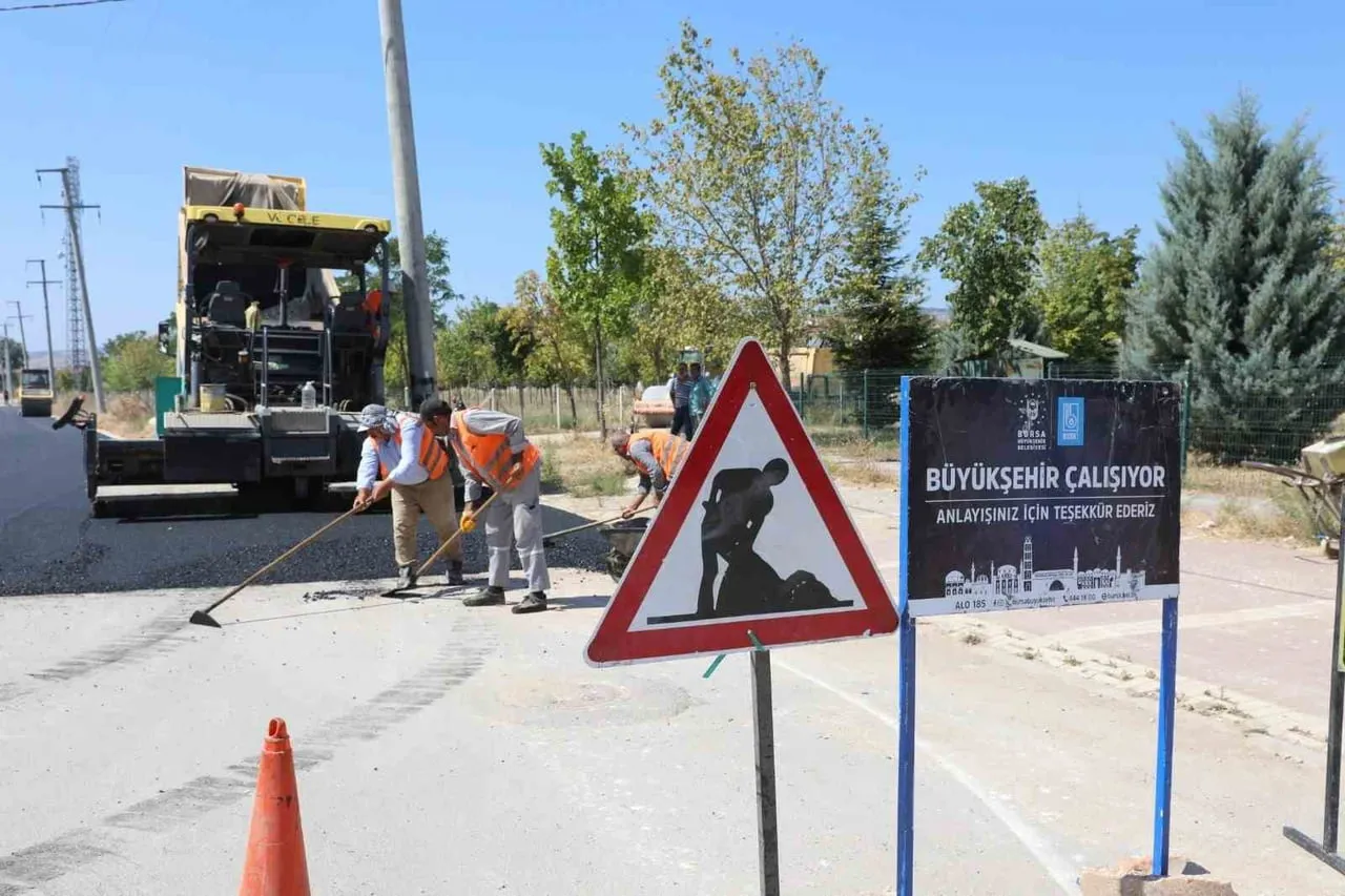 BURSA BÜYÜKŞEHİR BELEDİYESİ, 17 İLÇEDE ULAŞIM AĞINI GÜVENLİ VE KONFORLU HALE GETİRME YATIRIMLARI...