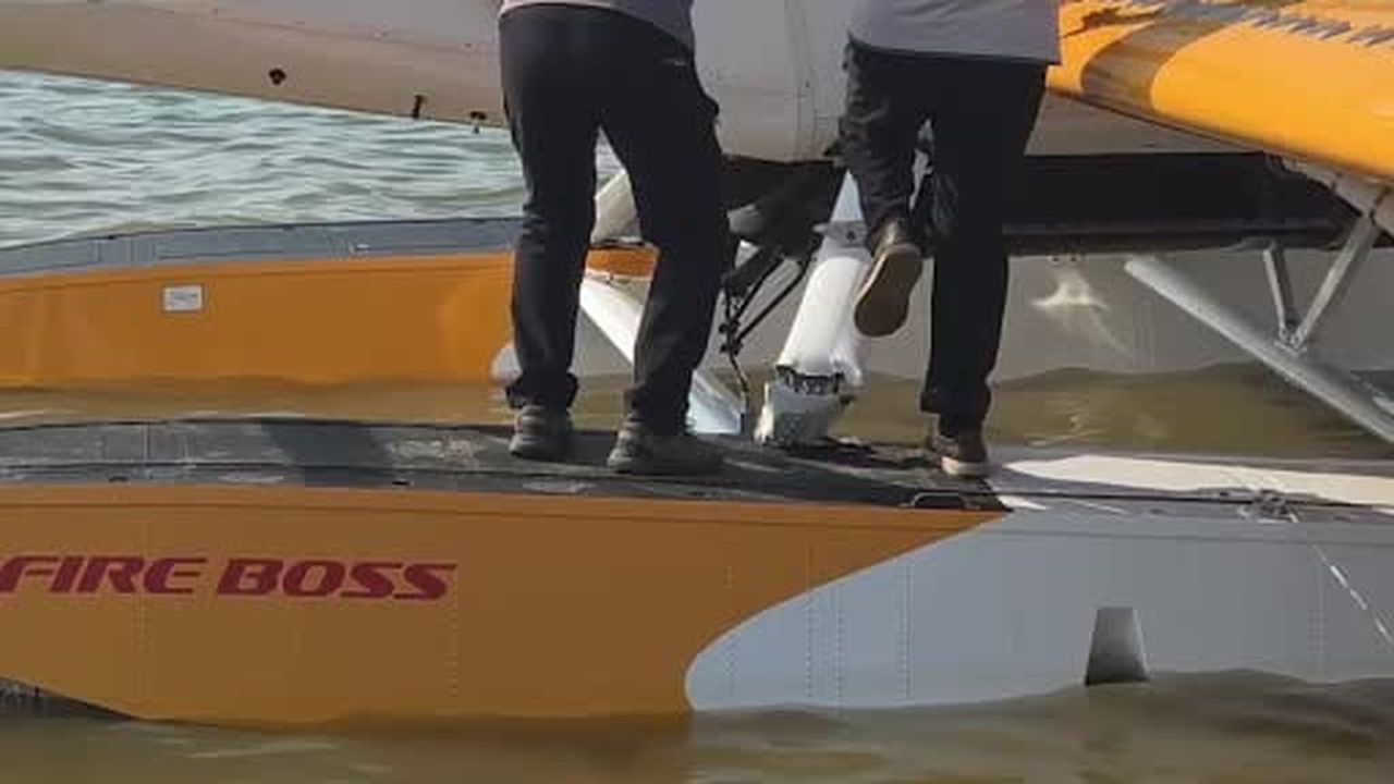 İzmir'de yangın söndürme uçağı baraja zorunlu iniş yaptı