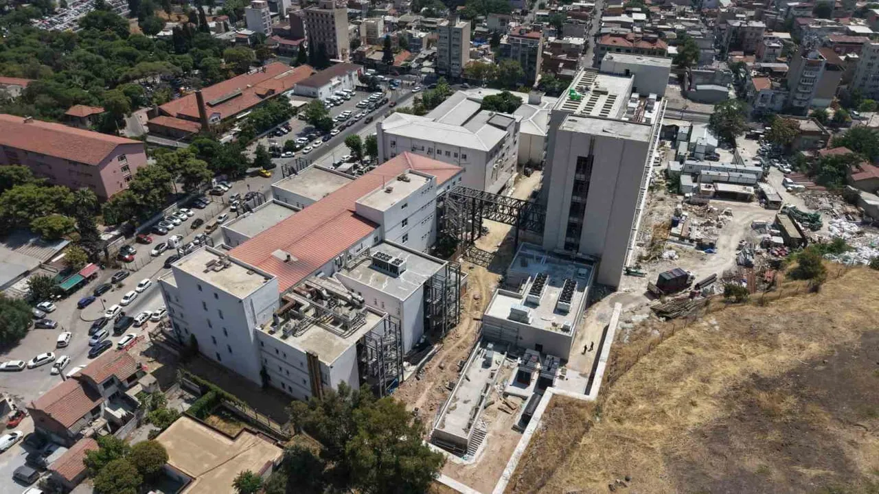 ZMİR BÜYÜKŞEHİR BELEDİYESİ EŞREFPAŞA HASTANESİ’NİN YENİ EK HİZMET BİNASINDA İNŞAAT ÇALIŞMALARI...