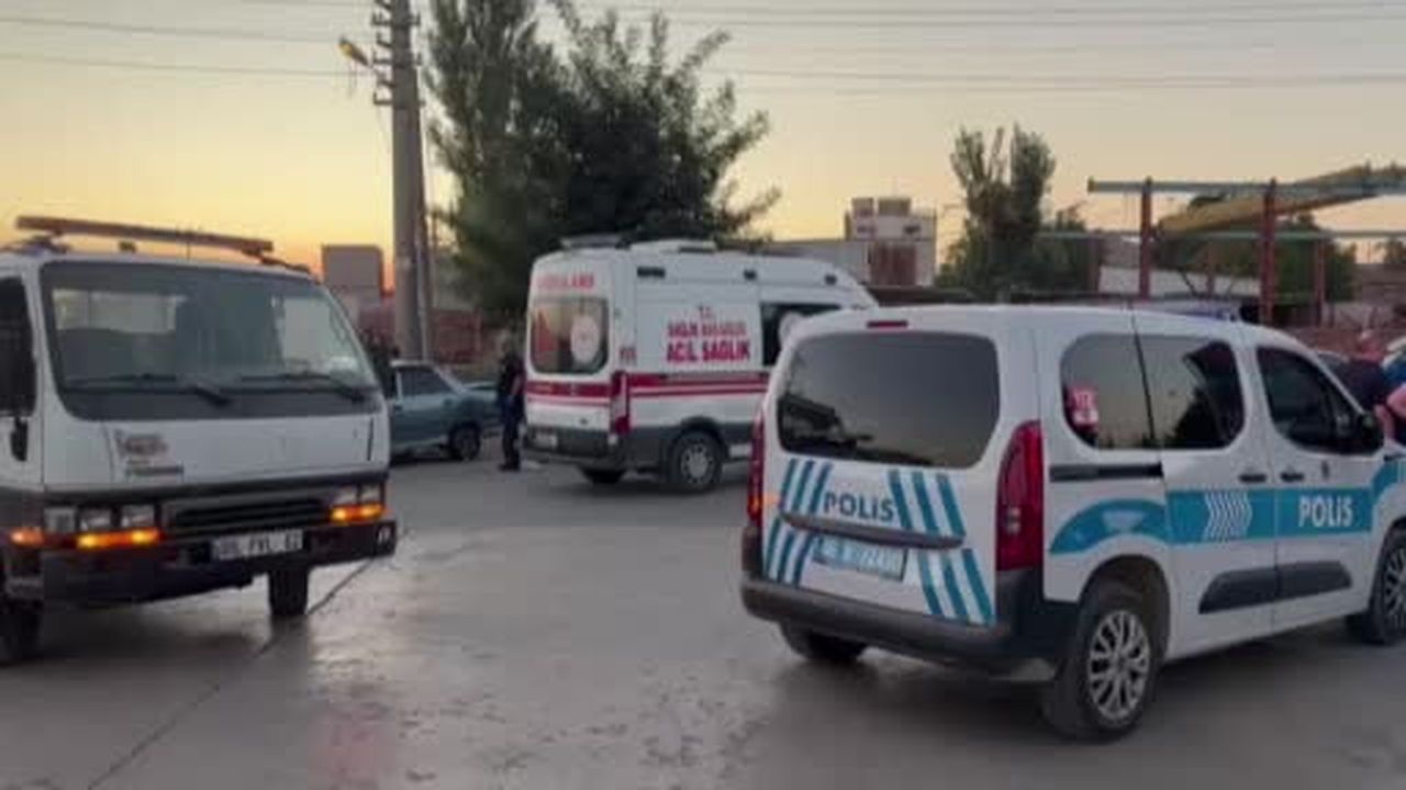 Ankara'da kamyonet ile otomobil çarpıştı: 1'i çocuk 4 yaralı