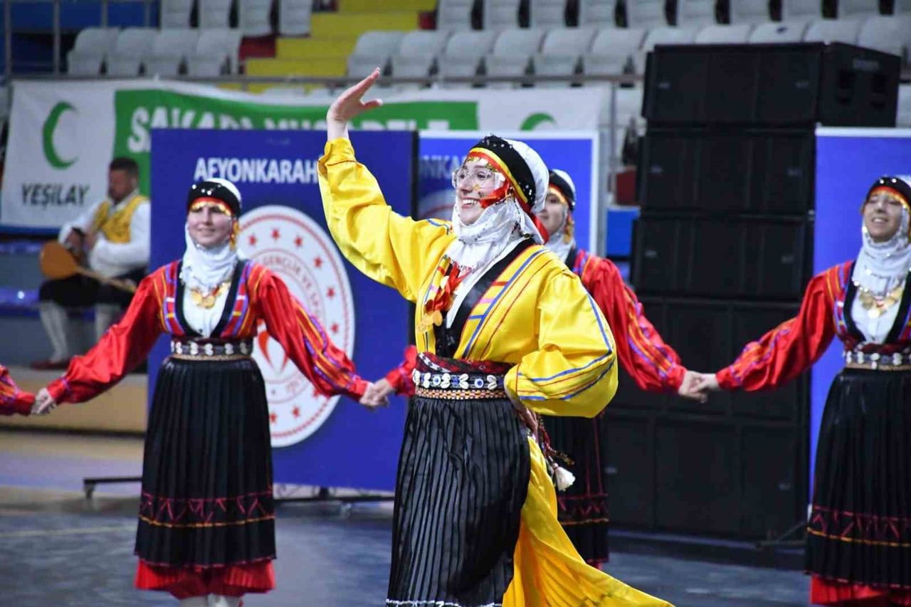 AFYONKARAHİSAR'DA OKUL SPORLARI HALK OYUNLARI GENÇLER DÜZENLEMELİ VE DÜZENLEMESİZ TÜRKİYE...