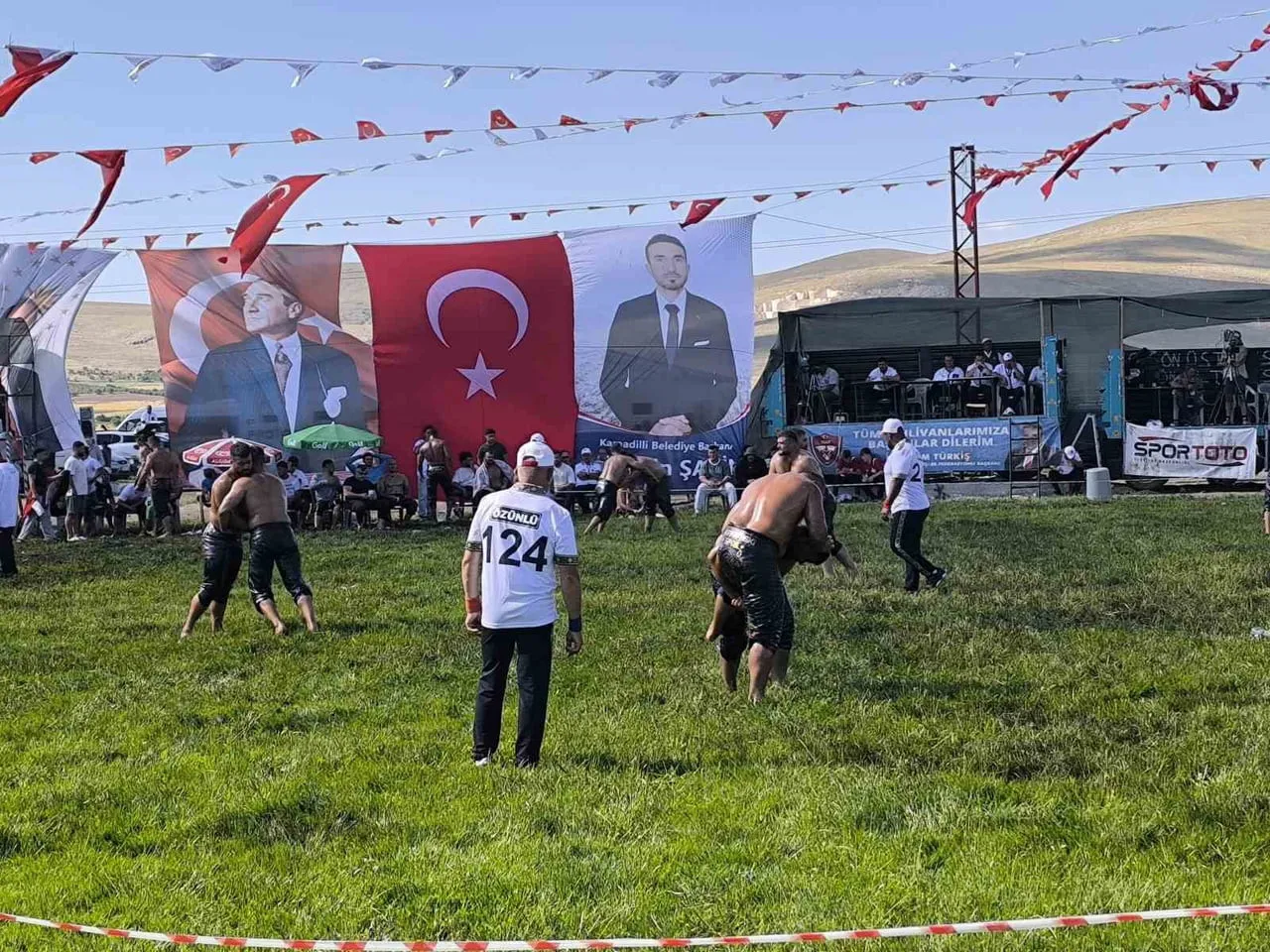 AFYONKARAHİSAR'IN ŞUHUT İLÇESİNE BAĞLI KARAADİLLİ BELDESİNDE, TÜRK SPOR KÜLTÜRÜNÜN EN ÖNEMLİ...