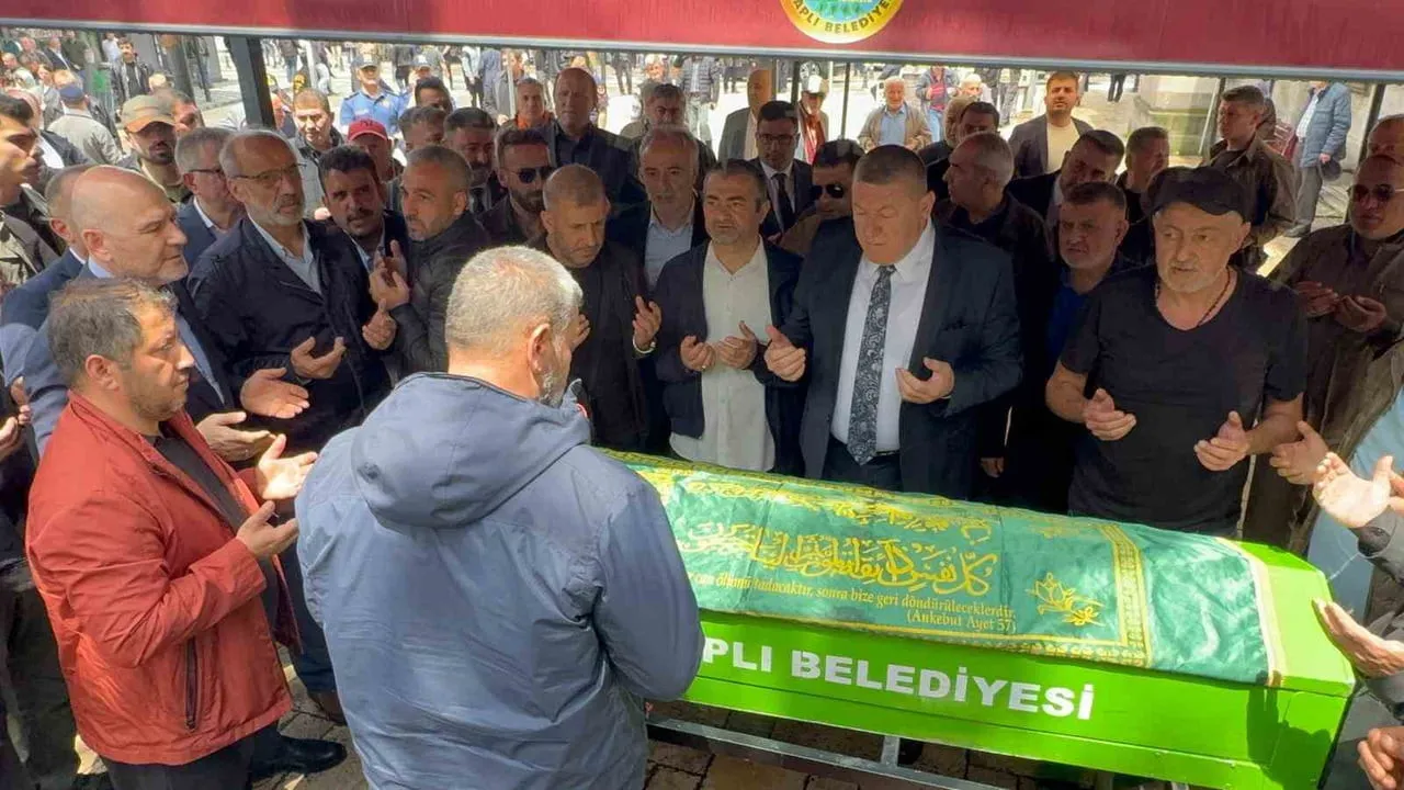 AK PARTİ ESKİ MKYK ÜYESİ EMİNE ÇİFT MEMLEKETİ ZONGULDAK’IN ALAPLI İLÇESİNDE SON YOLCULUĞUNA...