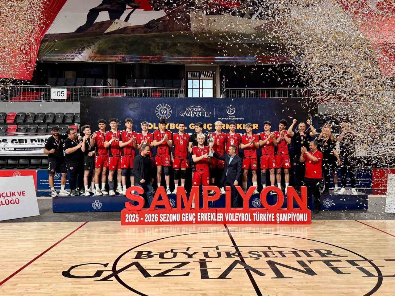AK PARTİ GAZİANTEP MİLLETVEKİLİ BÜNYAMİN BOZGEYİK, GAZİANTEP’TE DÜZENLENEN 2026 VOLEYBOL GENÇ...