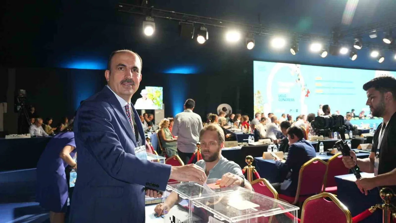 AK PARTİ GENEL BAŞKAN YARDIMCISI VE YEREL YÖNETİMLER BAŞKANI NEBİ HATİPOĞLU, DÜNYA BELEDİYELER...