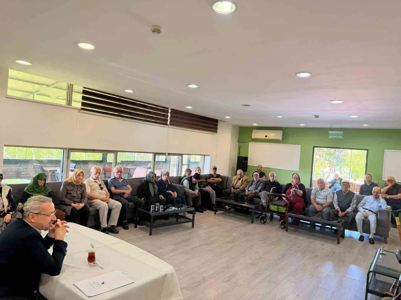 AKADEMİ KAPSAMINDA DÜZENLENEN PROGRAMDA, TIP FAKÜLTESİ DR. ÖĞR. ÜYESİ KÜRŞAT ÖNEÇ “KRONİK...
