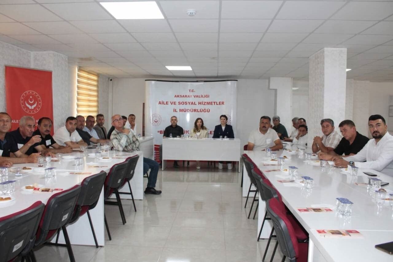 AKSARAY AİLE VE SOSYAL HİZMETLER İL MÜDÜRLÜĞÜ TARAFINDAN MAHALLE MUHTARLARININ KATILIMIYLA...
