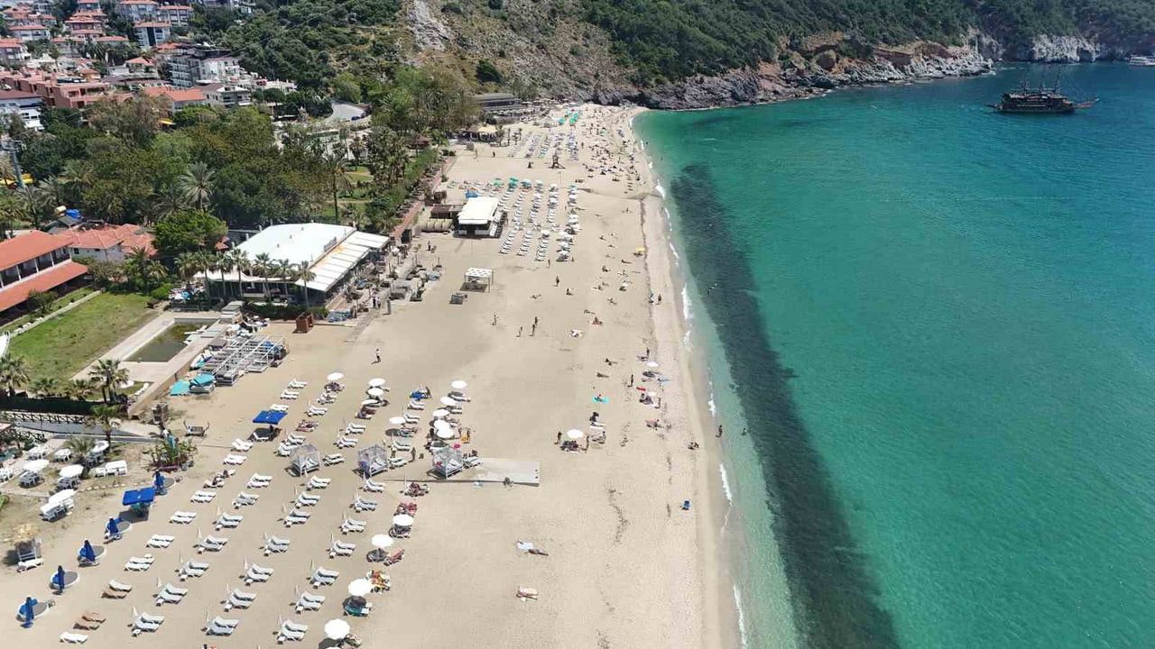 ALANYA'DA, ÖZELLİKLE DÜNYACA ÜNLÜ KLEOPATRA PLAJI YOĞUN İLGİ GÖRDÜ.