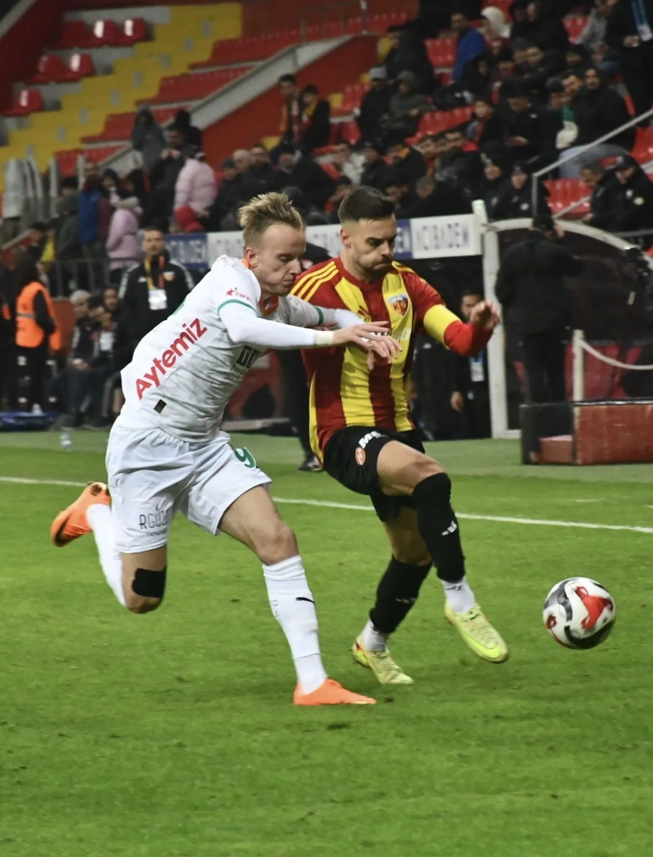 ALANYASPOR İLE KAYSERİSPOR, SÜPER LİG TARİHİNDE 20. KEZ KARŞI KARŞIYA GELECEK.