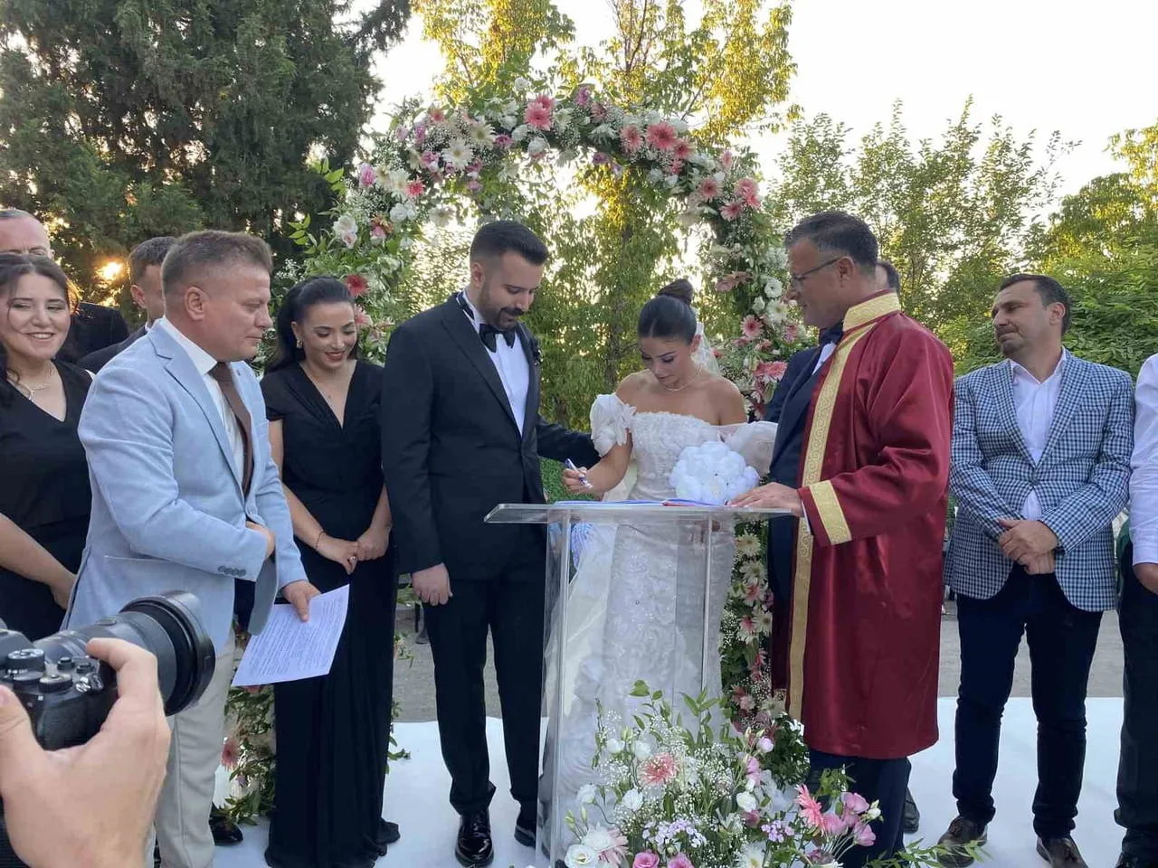 ALAŞEHİR BELEDİYE BAŞKANI AHMET ÖKÜZCÜOĞLU'NUN OĞLU ECZACI ALP ÖKÜZCÜOĞLU İLE ÖĞRETMEN ŞENGÜL...