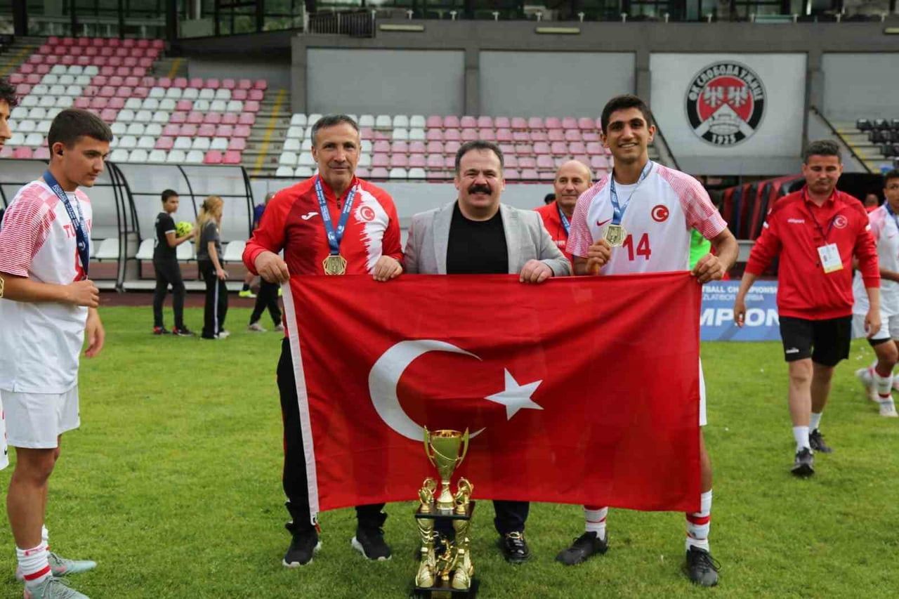 ALİAĞA FUTBOL KULÜBÜ U16 TAKIMININ BAŞARILI FUTBOLCUSU SEMİH AYRİÇ, U23 İŞİTME ENGELLİLER MİLLİ...